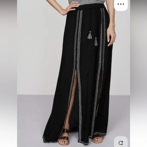 Super long embroidered maxi skirt - Picture 1 of 6